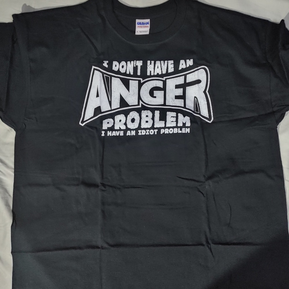 Gildan mens I don't have an anger tshirt size XL